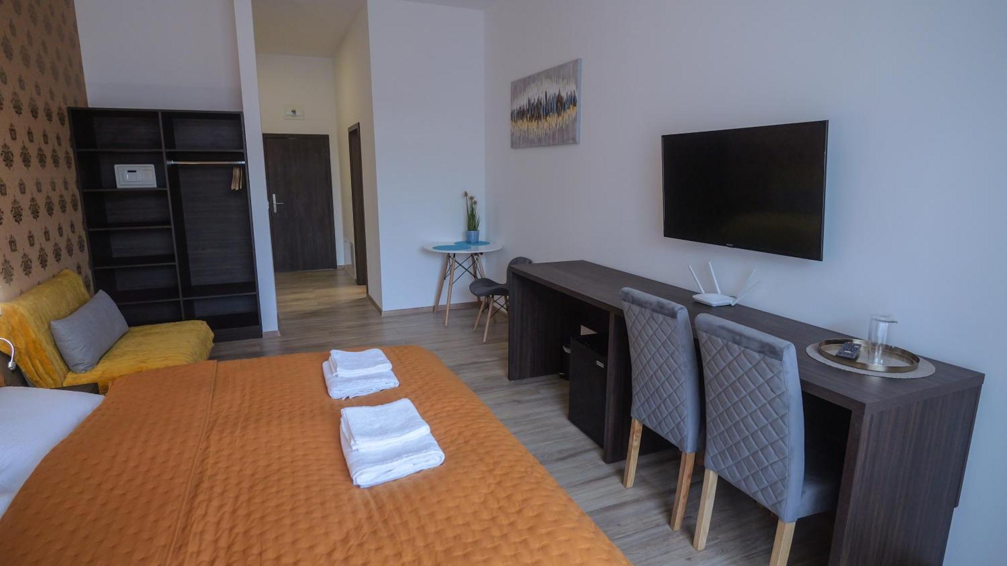 Premium City Centre Bedrooms Пряшів Екстер'єр фото