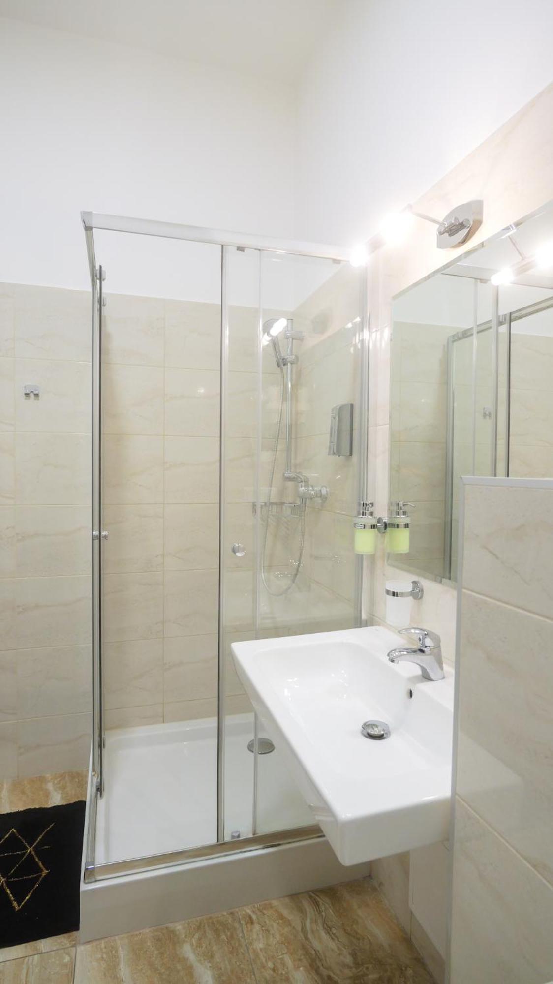 Premium City Centre Bedrooms Пряшів Екстер'єр фото